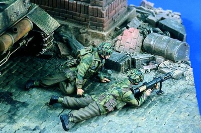 1:35 Verlinden VP British Paras Piat Team 1814
