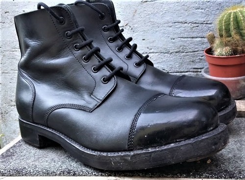 Stuccu Best Deals on hobnail boots. Up To 70 off!