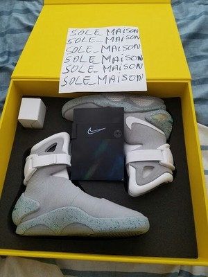 NIKE AIR MAG BACK TO THE FUTURE 2011 SIZE 9 DEADSTOCK NEW WITH BOX ACCESSORIES