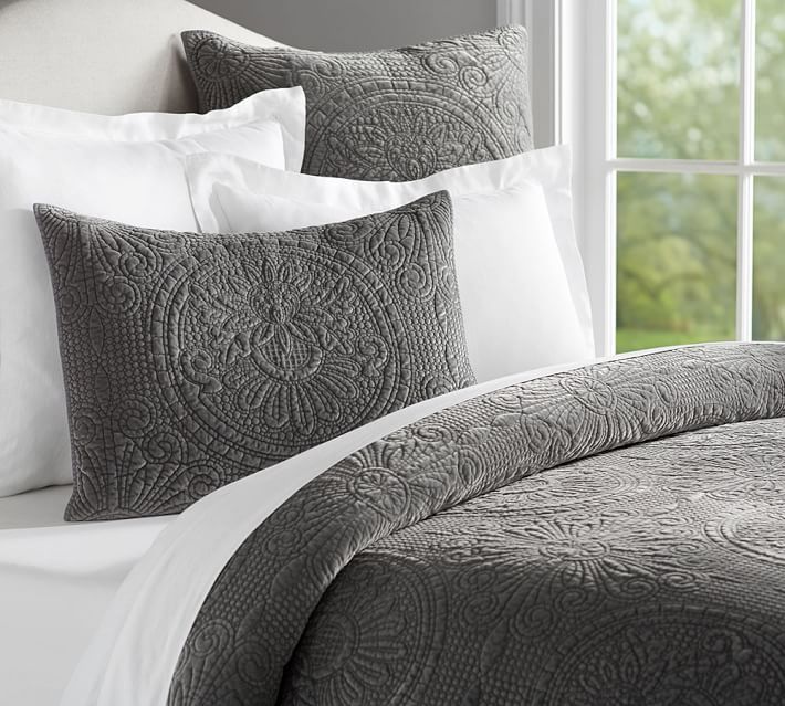 pottery barn Velvet Medallion Full Queen Quilt & 2 Euro shams Flagstone gray