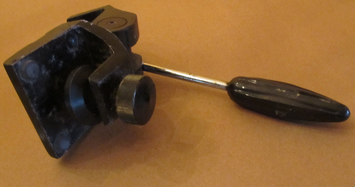 BUSHNELL CAR WINDOW SUPPORT TRIPOD HEAD