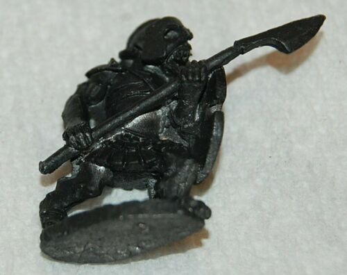 VINTAGE METAL FIGURE RAFM 1985? ORC WITH 2 HANDED CUTTING SPEAR SHIELD PRIMED 
