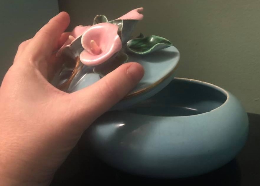 vintage California Pottery Trinket box/bowl pink lily w/lid jewelry