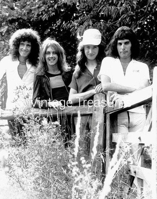 Queen Band Portrait, 1975 Freddie Mercury Brian May Photo Print Poster