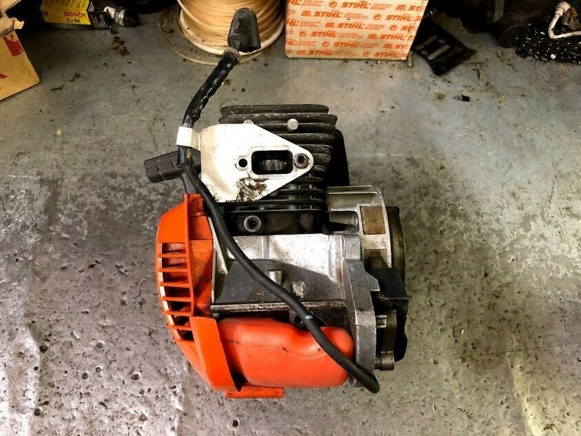 Husqvarna 123L String Trimmer Power Head Crankcase