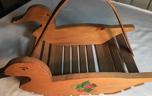 LARGE VINTAGE WOODEN DUCK DECOR BASKET W HANDLE PRIMITIVE RUSTIC COUNTRY DECOR