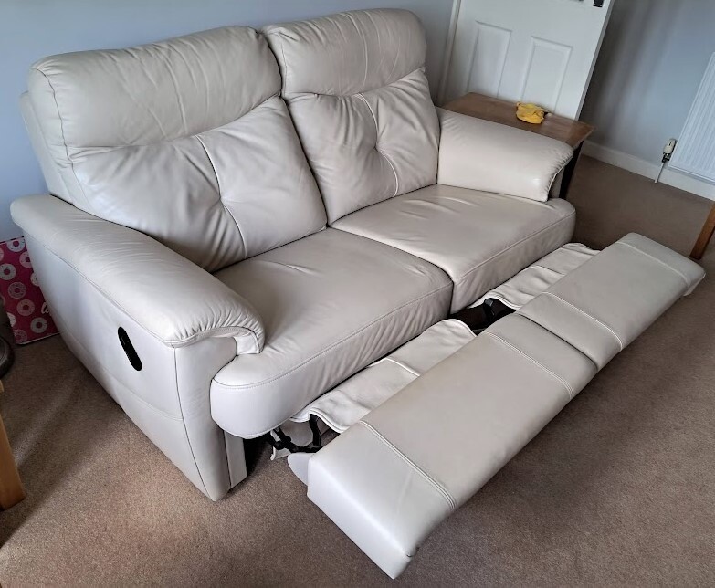GPLAN ATLANTA 2 SEATER MANUAL RECLINER SETTEE in Street, Somerset Gumtree