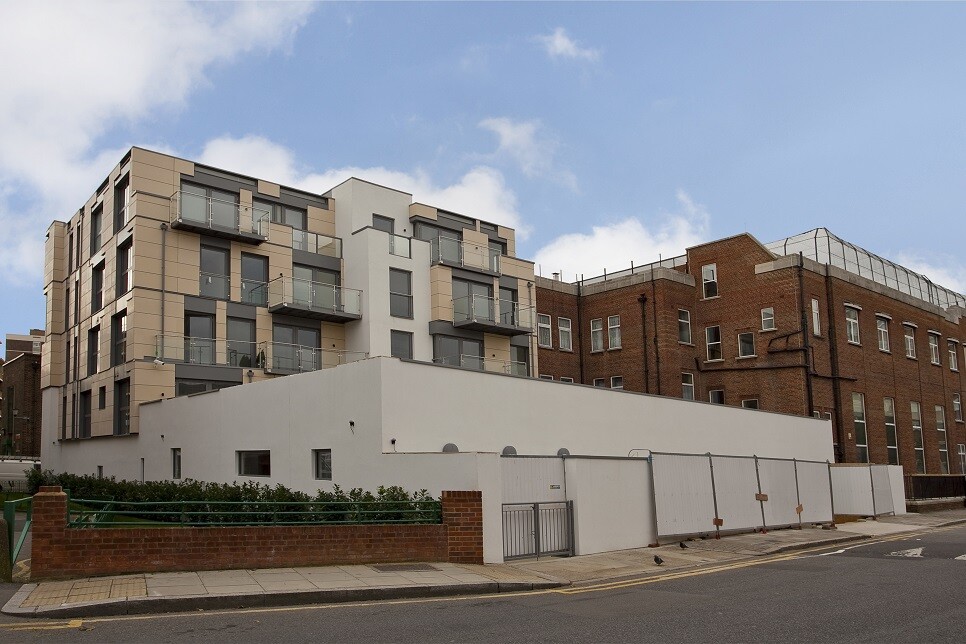 2 bedroom flat in Pindoria House, Mintern Street, Shoreditch, N1 in