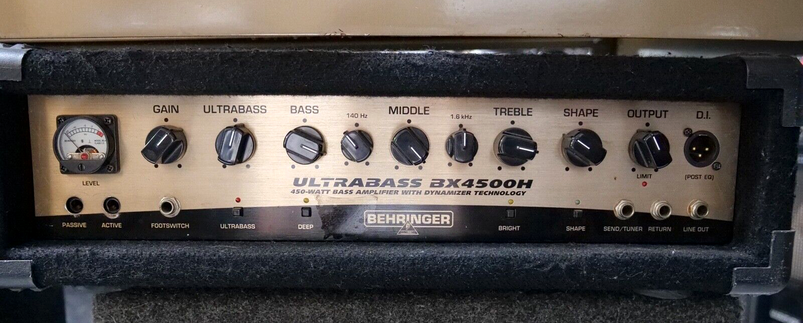 ベース Beringer Ultrabass BX4500H Behringer Ultrabass BX4500H Bass Amplifier Head Overview