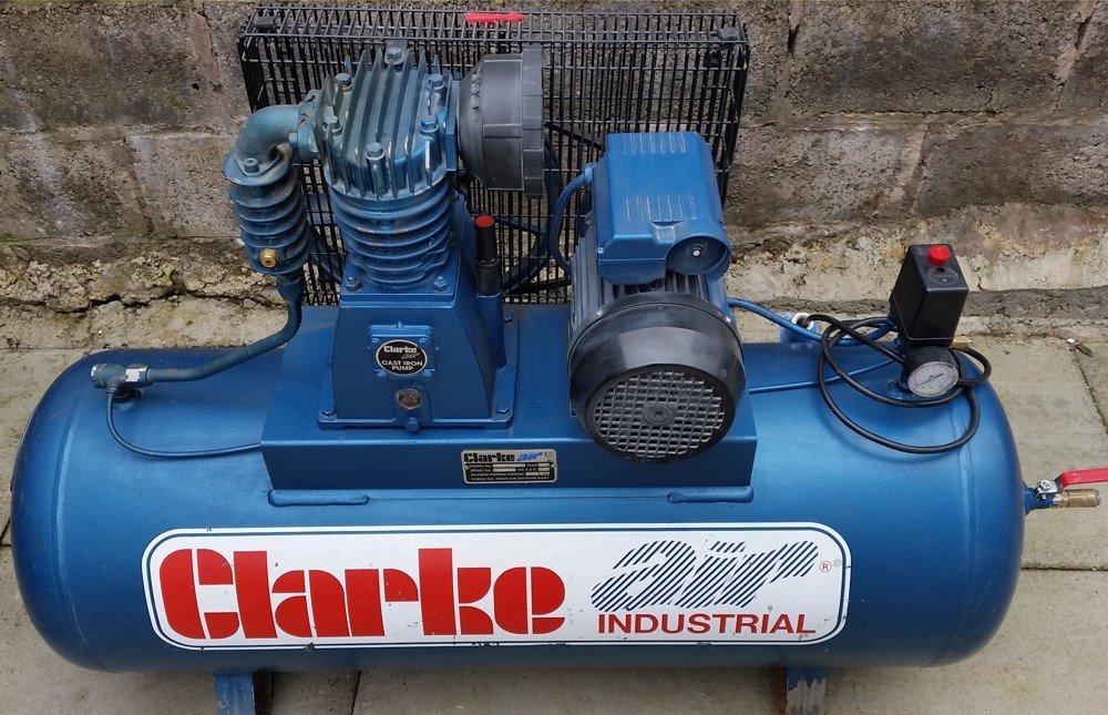 Clarke SE16C150 Air Compressor, 240v Single phase, 3hp, 14CFM, 150L