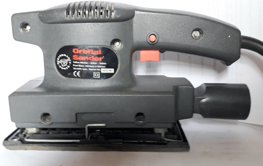 A PERFORMANCE POWER ORBITAL SANDER 135 Watt 230 Volt 10000 rpm Sound Condition in