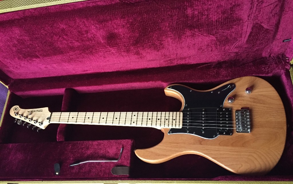 YAMAHA PACIFICA 112VMX ELECTRIC GUITAR WITH GEAR4MUSIC HARD CASE