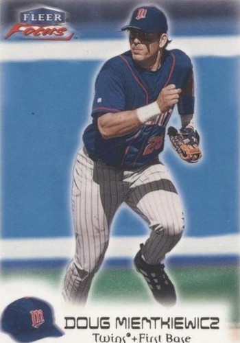 2000 Fleer Focus - Doug Mientkiewicz #84