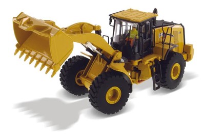 Diecast Masters 85686 Cat 966 Wheel Loader 1/50 Scale Diecast Model