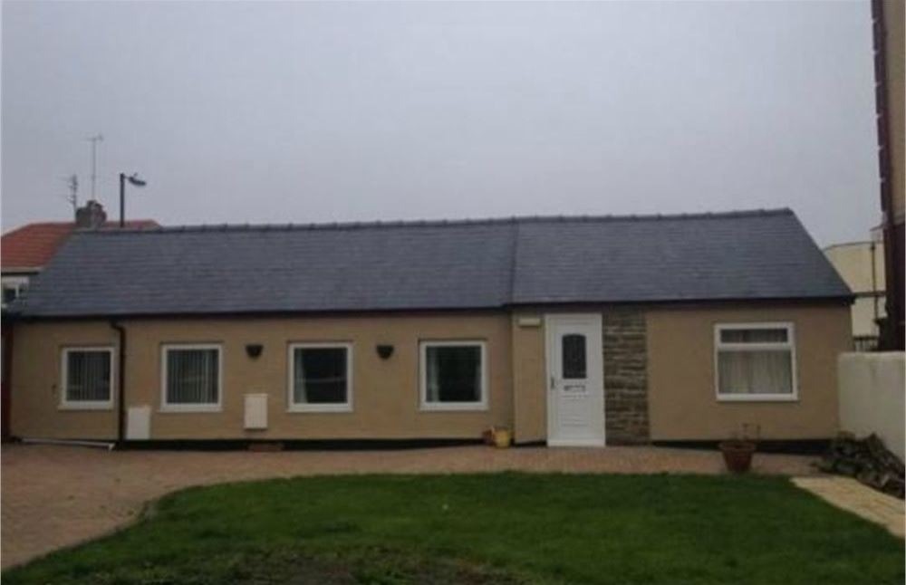 1 Bedroom Detached Bungalow situated on the beach front at Seaburn
