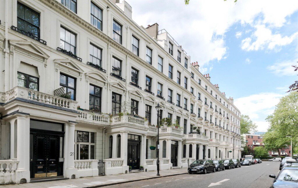 Happy to offer this delightful single studio apartment in Cleveland