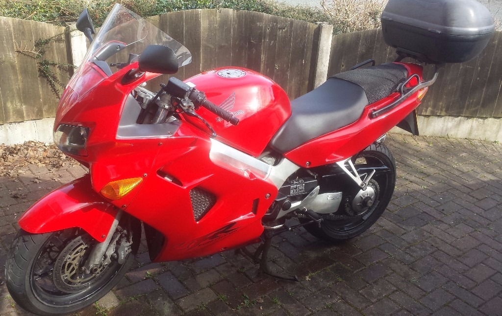 1999 Honda VFR800Fi Red 46K miles luggage exhaust in