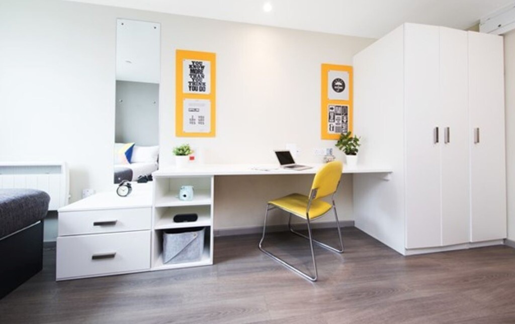 STUDENT ROOMS TO RENT IN LONDON. ENSUITE WITH PRIVATE ROOM,PRIVATE