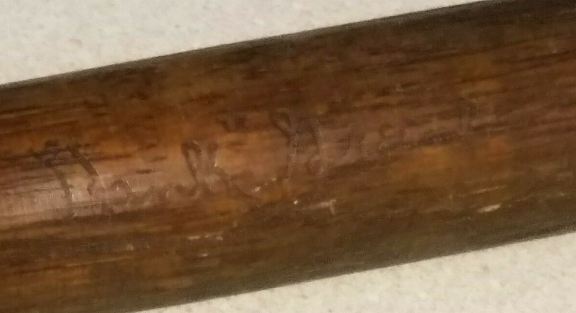 VINTGAE 1930s LOUISVILLE SLUGGER 40 HANK GREENBERG MINIATURE BASEBALL BAT L1