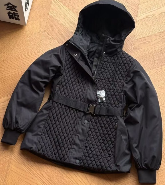 Pre-owned Max Mara Lady Weekend Maxmara Solid Color Hooded Waistband Casual Down Jacket In Black