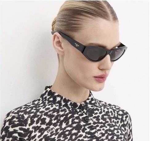 サングラス BALENCIAGA Balenciaga - BB0367S-001 - BLACK-BLACK-GREY Balenciaga BB0367S 001 - Black Sunglasses for Woman