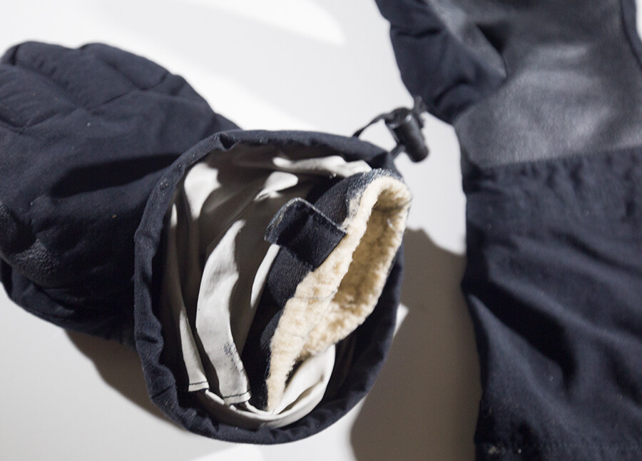 BLACK DIAMOND  LARGE GLOVES WITH REMOVABLE  LINERS SIMILAR TO GUIDE GLOVE