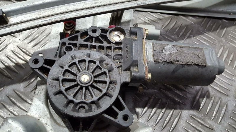 0130821900 Moteur De Leve Vitre Avant Droit  1200+1040+900+1160+89 Frf288348-33