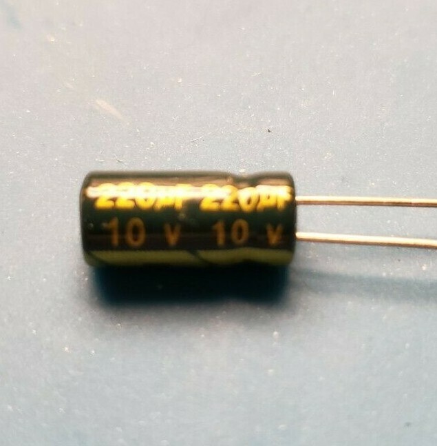 10 pcs  220uf 10v 105c radial electrolytic capacitors USA SHIPPING/SOLD