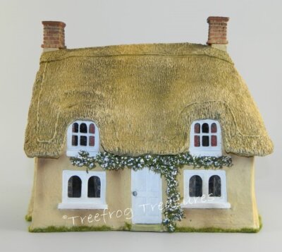 Thatched Cottage C17 - Sheffield Miniatures MINIATURE Diorama 3D Building 1/30th