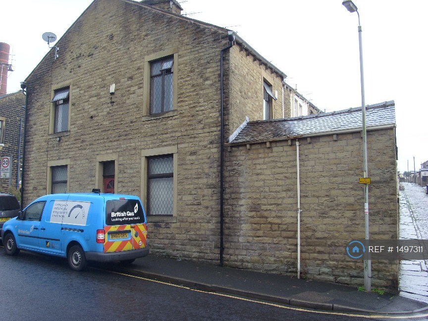4 bedroom house in Hallam Road, Nelson, BB9 (4 bed) (1497311) in Nelson, Lancashire Gumtree
