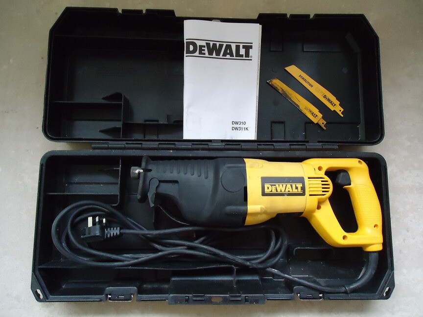 DeWalt heavy duty reciprocating saw 240volts used once in Wokingham, Berkshire Gumtree