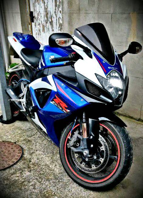 Suzuki gsxr 750 k7