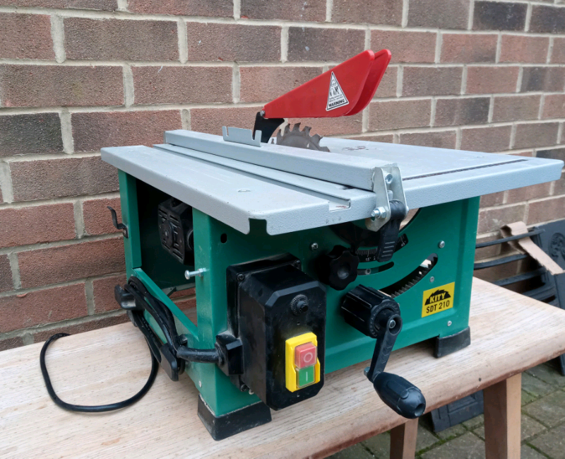 Fully adjustable heavy duty electric 240v electric bench saw in