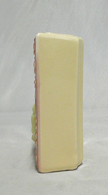 SHAWNEE ART POTTERY WALL PLANTER # 585