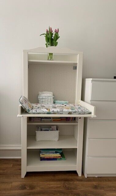 Ikea Hensvik Baby Changing Table Bookshelves 30 In Southside