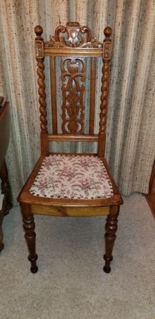 Antique Round Oak Claw Foot Dining Table 42
