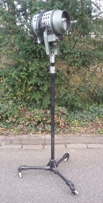 Tripod Strahler gebraucht kaufen! 2 St. bis -75% günstiger