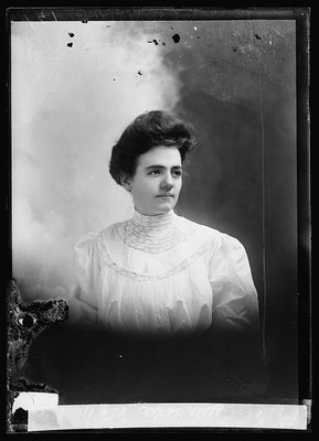 Photo:Roche,Nellie