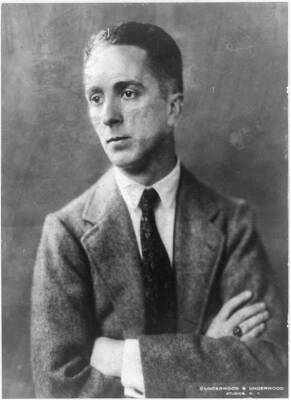 8'' x 10'' 1921 Photo Norman Rockwell, half-length portrait