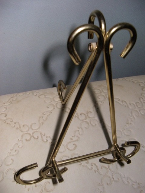Vintage Brass Metal Easel Picture Frame Plate Holder Stand & Wall Banner Holder