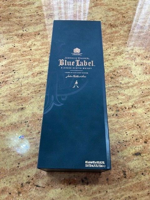 Johnnie Walker Blue Label 750ml ギフトボックス Johnnie Walker Blue Label Scotch Gift Set 750ml (80 Proof