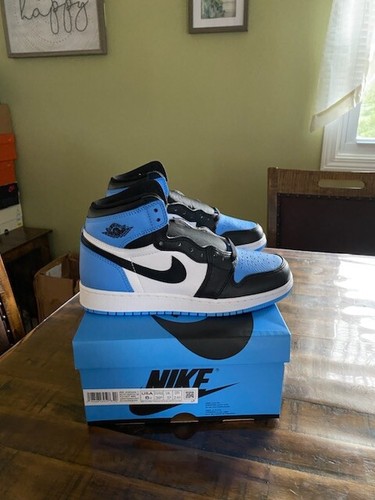 Nike GS Air Jordan 1 High OG UNC 24センチ Air-Jordan-1-Retro-UNC-GS-