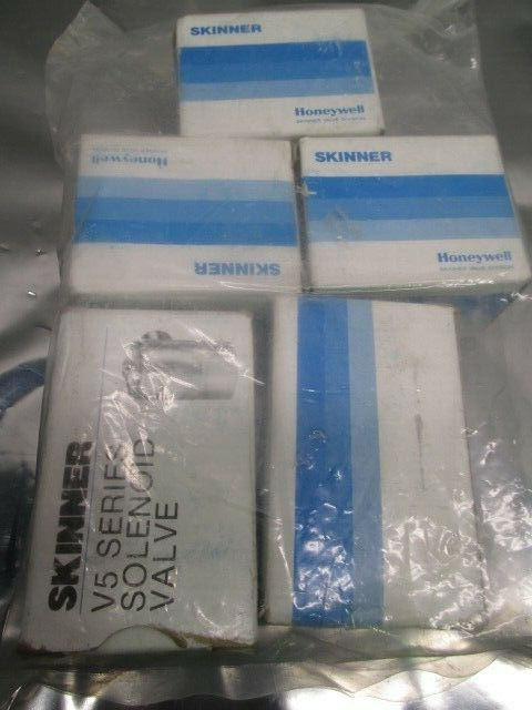 Lots of 5 Skinner V5 Series Solenoid Valve V52DB2100, 105265