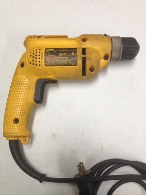 Dewalt VSR Corded 5A. 3/8 keyless Drill with Dewalt bit set