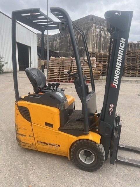 Bonjour Vend Chariot Elevateur Electrique Jungheinrich Efg110k