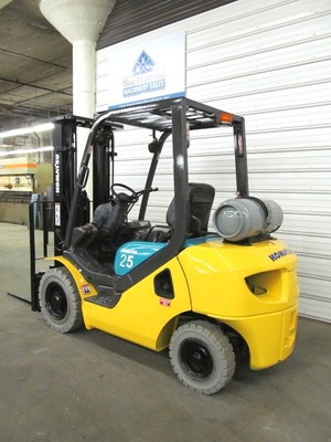 2007' Komatsu FG25T-16, 5,000# Pneumatic Forklift, DUAL Fuel, Low Hours, Toyota
