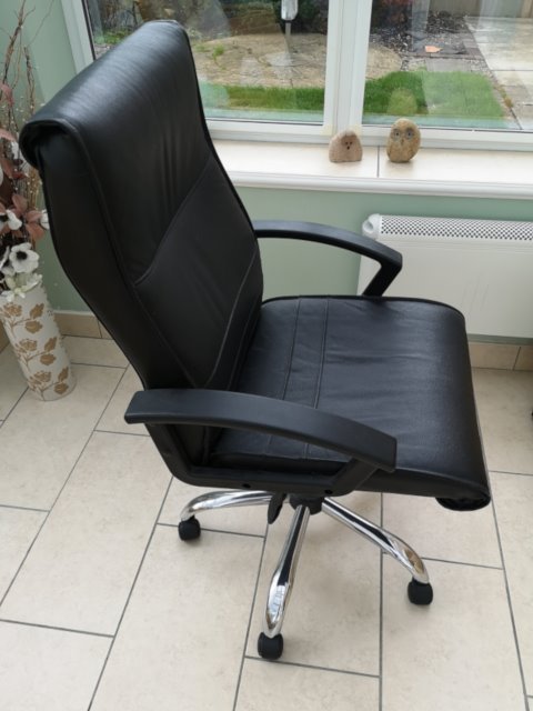 Swivel chair on castors for office or study. | in Stamford Bridge