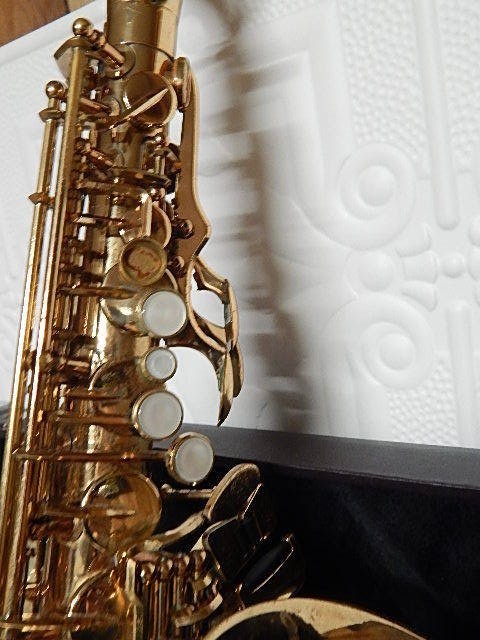 VINTAGE ALTO SAXOPHONE SERIAL # 523xx WITH YAMAHA CASE LUNDIE