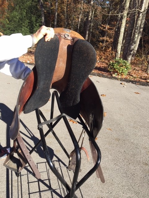 Classic Ortho Flex Versatile Model Saddle 17.5 inch size ring/trail/endurance