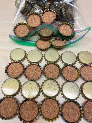 Rare Vintage Gold 100 Pcs Bottle Caps Uncrimped Unused Cork Lined Fast Shipping!